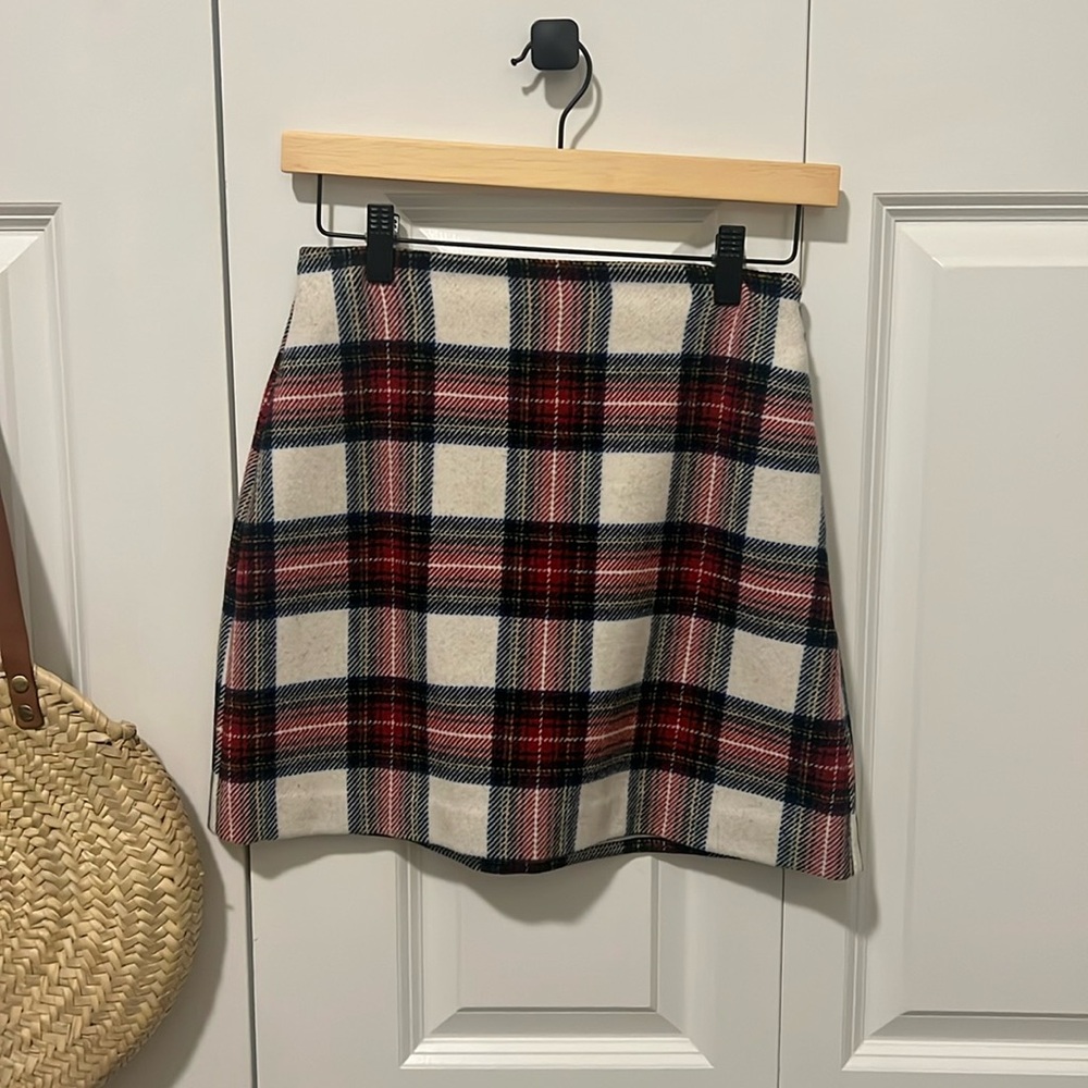 Plaid tartan-patterned mini skirt (Abercrombie & Fitch)